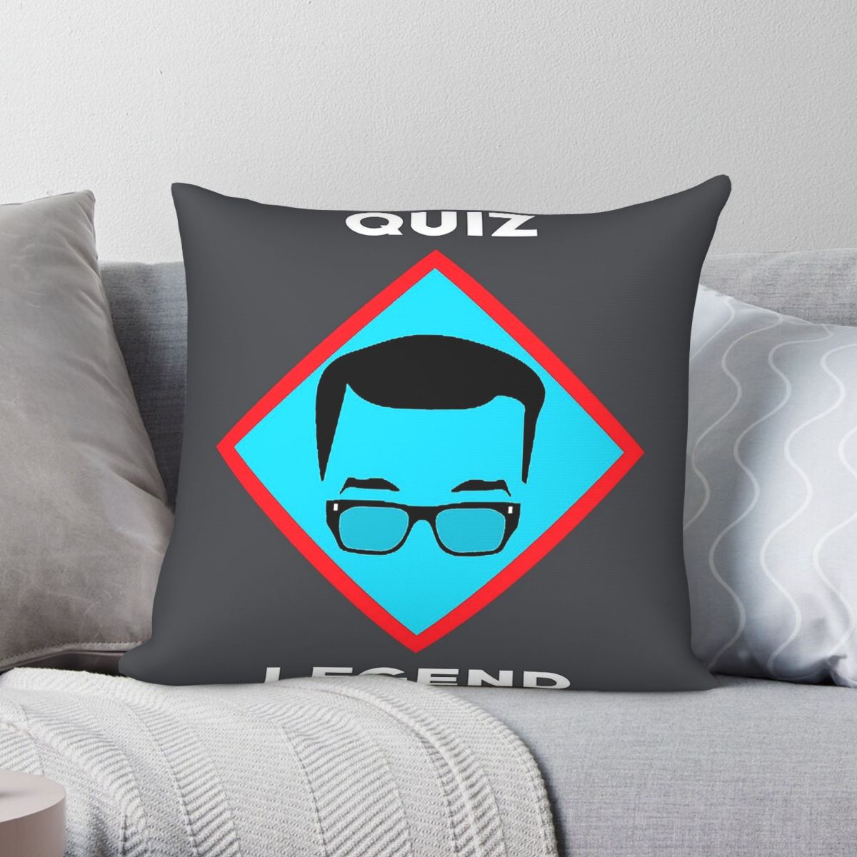 Home Decor Quiz Free - Наволочка Richard Osman Quiz Legend Square,